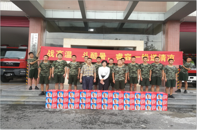 一線奮戰(zhàn)高溫酷暑 睿容送清涼暖心田